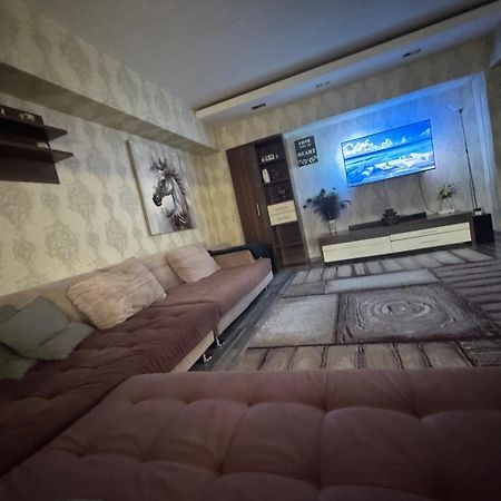 Luxury Lejlighed Bukarest Eksteriør billede